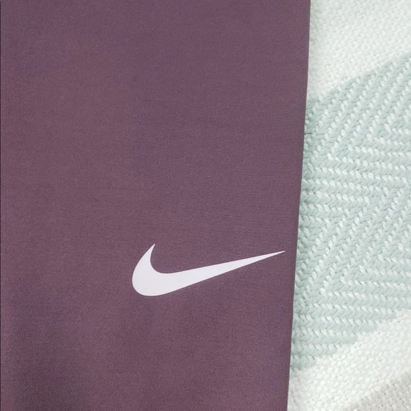 Nike Pro Mauve Leggings - Picture 2 of 5